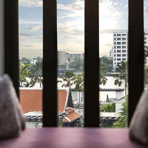 Riverview Suite